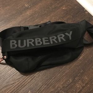Burberry belt bag black